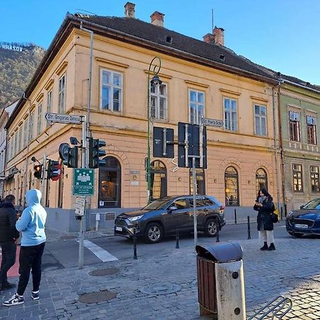Sofia'S Home Comfy Studio In The Old Town Brasov Bagian luar foto